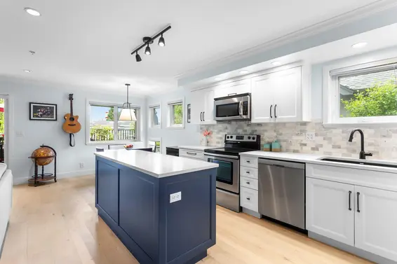 1121 St. Andrews Avenue, North Vancouver For Sale - image 5