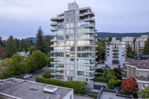 502 570 18th Street, West Vancouver For Sale - image 1