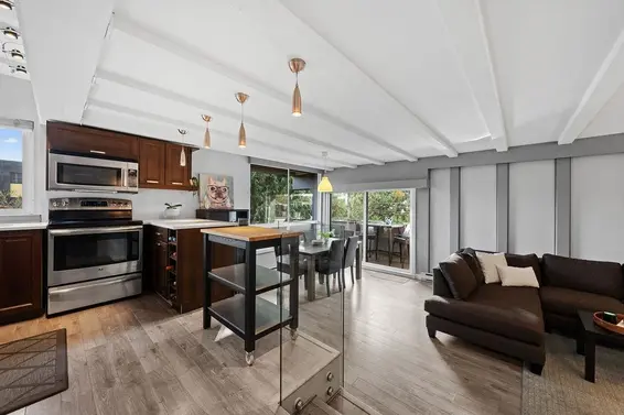 201 341 Mahon Avenue, North Vancouver