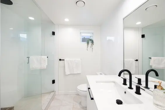 444 545 East 2nd Street, North Vancouver For Sale - image 17