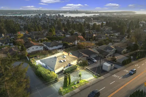 437 East 29th Street, North Vancouver For Sale - image 2