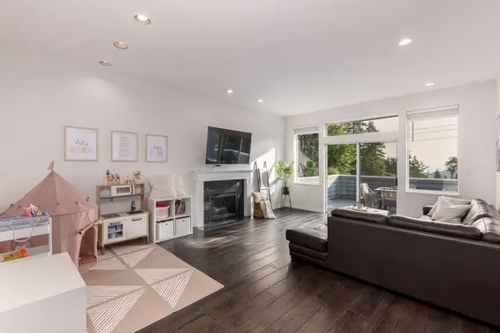 456 Montroyal Boulevard, North Vancouver For Sale - image 10