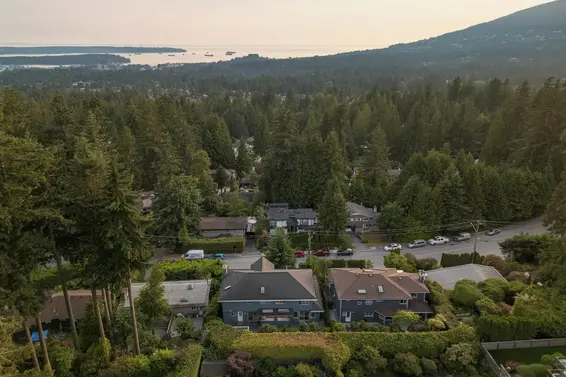 456 Montroyal Boulevard, North Vancouver For Sale - image 26