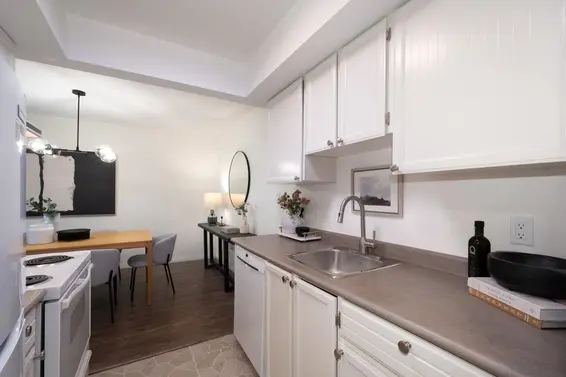304 1515 Chesterfield Avenue, North Vancouver For Sale - image 11