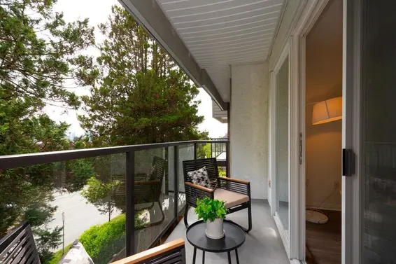 304 1515 Chesterfield Avenue, North Vancouver For Sale - image 17