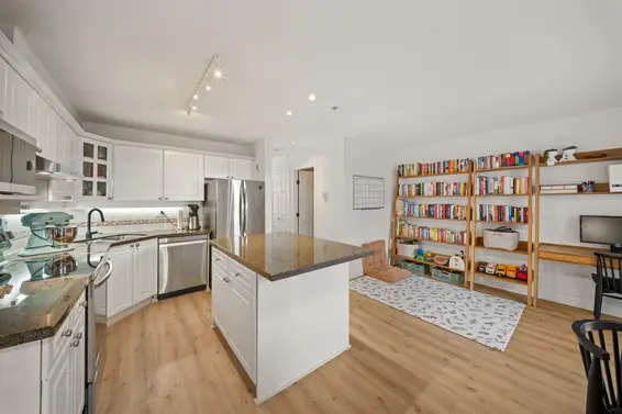 18 222 East 5th Street, North Vancouver For Sale - image 13
