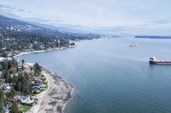 4649 Clovelly Walk, West Vancouver For Sale - image 2