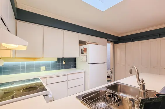 4649 Clovelly Walk, West Vancouver For Sale - image 20