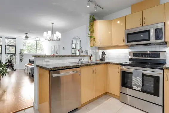 414 345 Lonsdale Avenue, North Vancouver For Sale - image 5