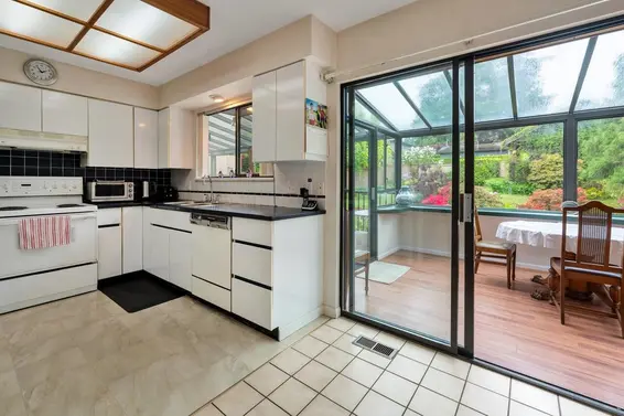 1379 Haywood Avenue, West Vancouver For Sale - image 8