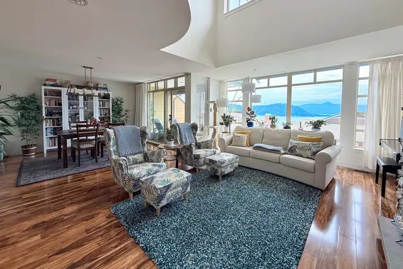 8676 Seascape Drive, West Vancouver For Sale - image 3