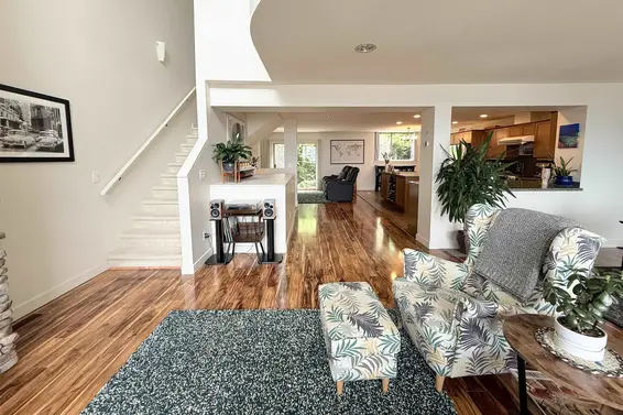 8676 Seascape Drive, West Vancouver For Sale - image 5