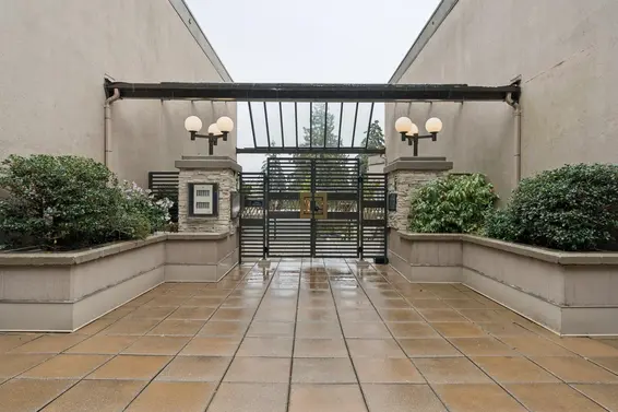 602 1500 Ostler Court, North Vancouver