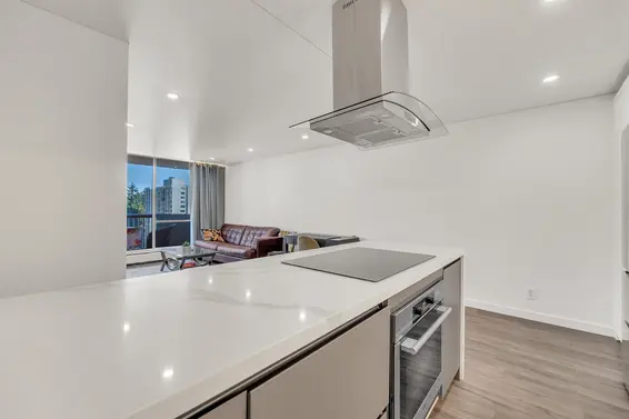 1207 2016 Fullerton Avenue, North Vancouver For Sale - image 4
