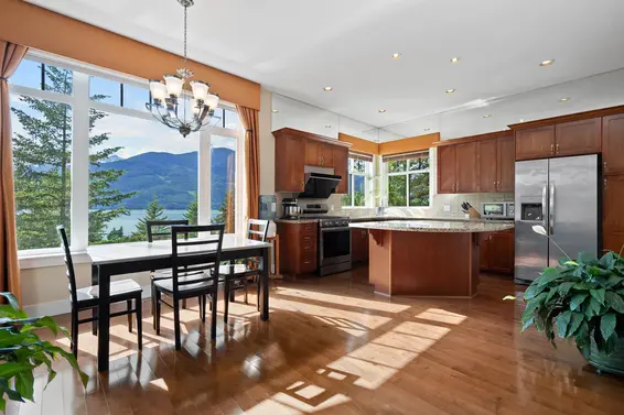 300 Ocean Crest Drive, West Vancouver For Sale - image 6