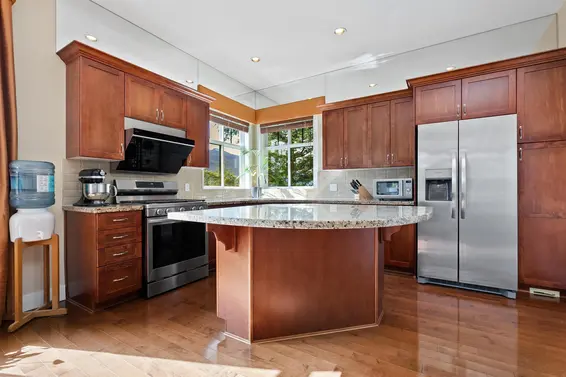 300 Ocean Crest Drive, West Vancouver For Sale - image 8