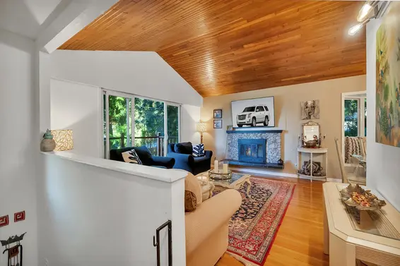 5325 Marine Drive, West Vancouver For Sale - image 15