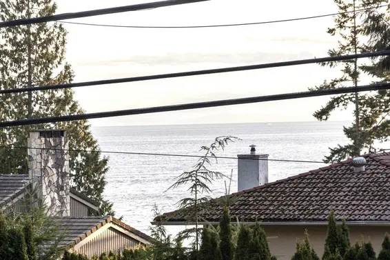 5325 Marine Drive, West Vancouver For Sale - image 35
