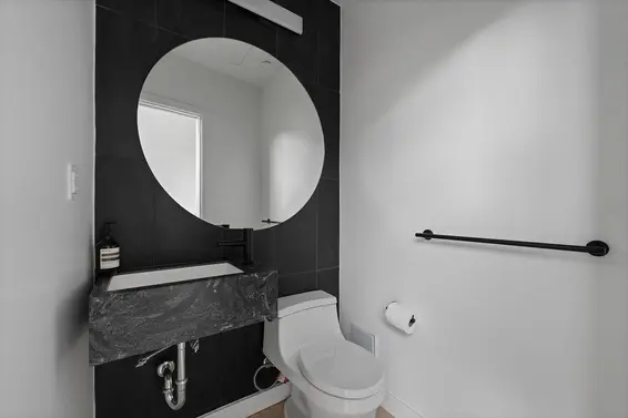 201 650 East 2nd Street, North Vancouver For Sale - image 31