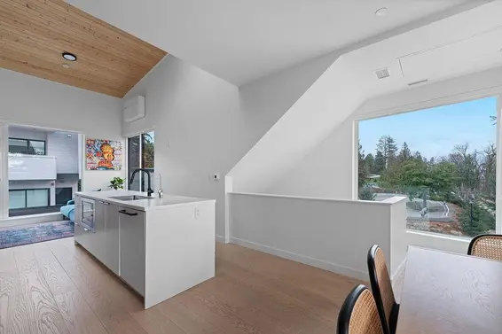 201 650 East 2nd Street, North Vancouver For Sale - image 9