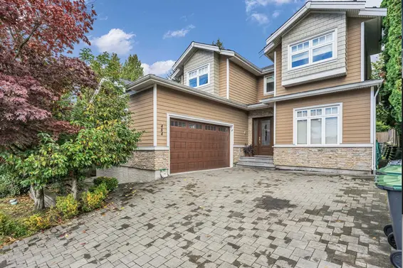 484 West Queens Road, North Vancouver
