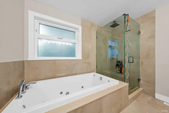 484 West Queens Road, North Vancouver For Sale - image 11
