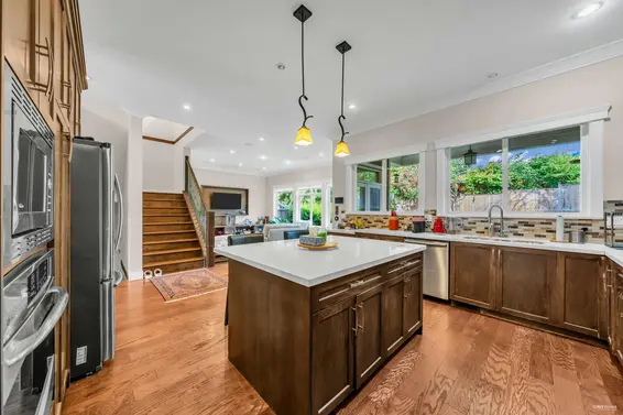 484 West Queens Road, North Vancouver For Sale - image 4
