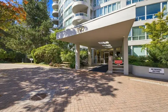 402 995 Roche Point Drive, North Vancouver