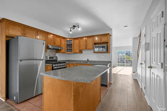 1 910 West 16th Street, North Vancouver For Sale - image 11