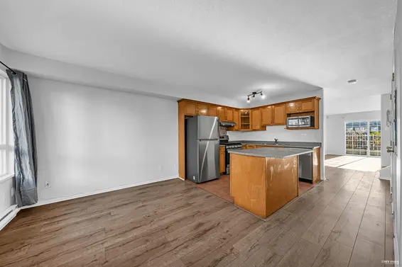 1 910 West 16th Street, North Vancouver For Sale - image 12