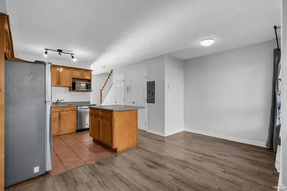 1 910 West 16th Street, North Vancouver For Sale - image 13