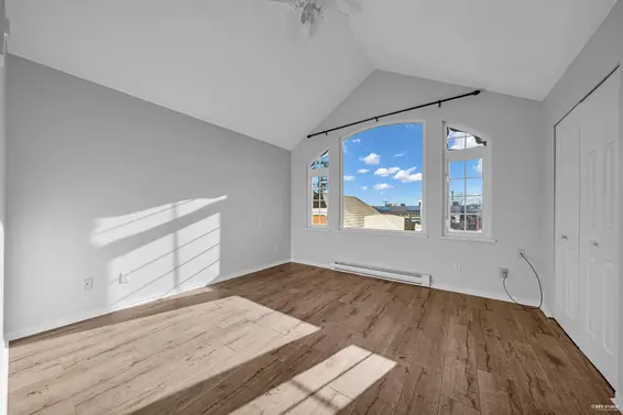 1 910 West 16th Street, North Vancouver For Sale - image 15