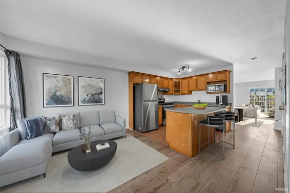 1 910 West 16th Street, North Vancouver For Sale - image 2