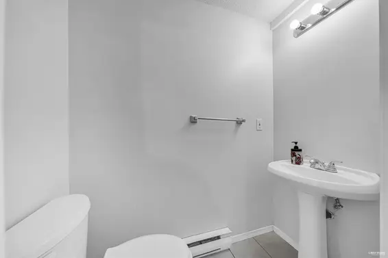 1 910 West 16th Street, North Vancouver For Sale - image 23