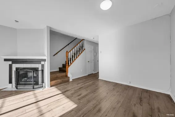 1 910 West 16th Street, North Vancouver For Sale - image 7