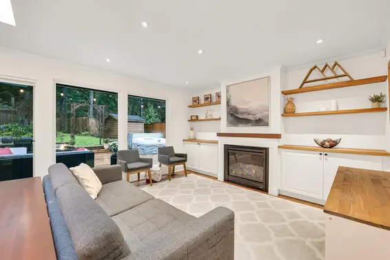 2354 Treetop Lane, North Vancouver