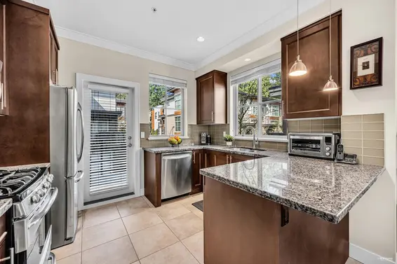 6 3025 Baird Road, North Vancouver For Sale - image 7