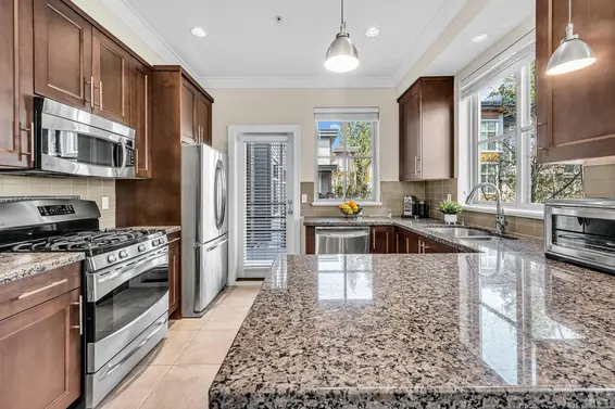 6 3025 Baird Road, North Vancouver For Sale - image 8