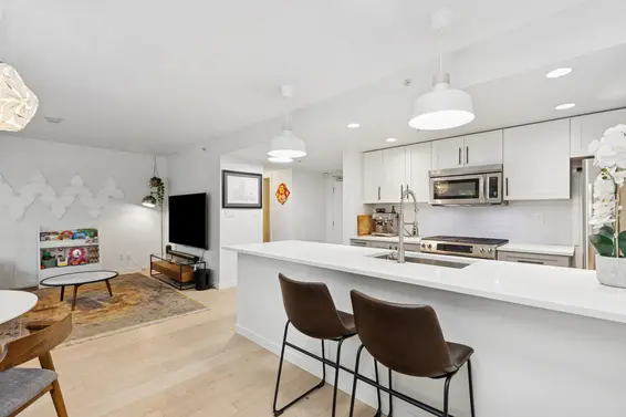 TH4 1288 Chesterfield Avenue, North Vancouver