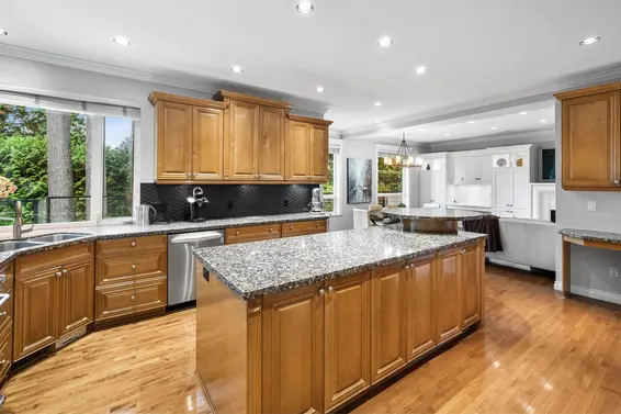 4047 Woodbury Avenue, North Vancouver For Sale - image 5
