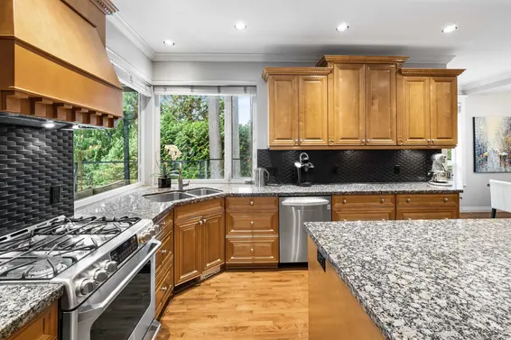 4047 Woodbury Avenue, North Vancouver For Sale - image 6