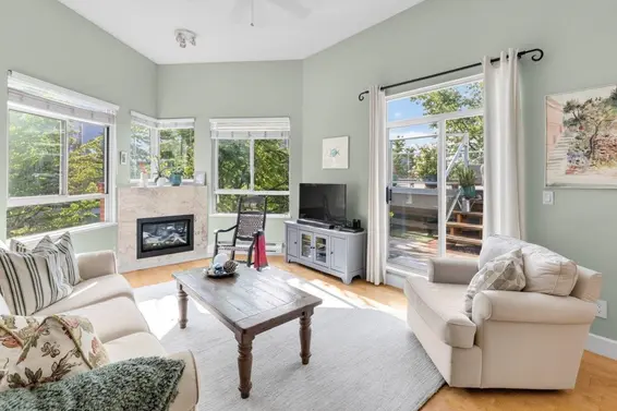 413 128 West 8th Street, North Vancouver For Sale - image 4