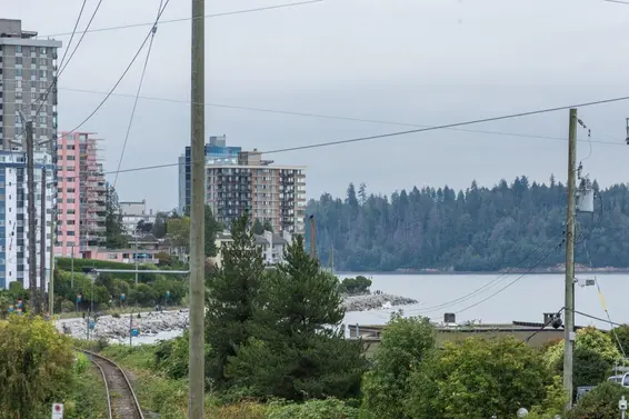 202 225 24th Street, West Vancouver For Sale - image 4