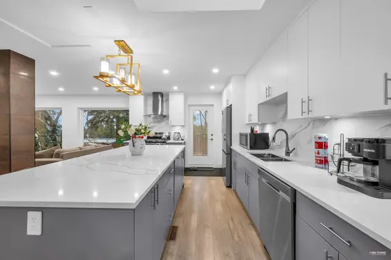 1249 Doran Road, North Vancouver For Sale - image 4