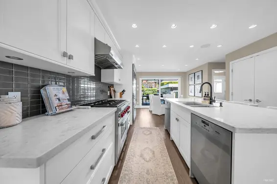 1251 Clyde Avenue, West Vancouver For Sale - image 11
