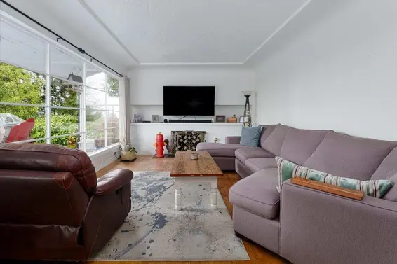 322 East 25th Street, North Vancouver For Sale - image 4