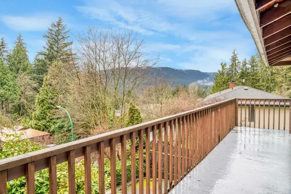 692 Alpine Court, North Vancouver For Sale - image 8