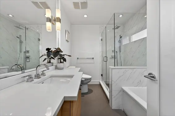 2 252 East 19th Street, North Vancouver For Sale - image 12