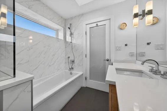 2 252 East 19th Street, North Vancouver For Sale - image 13