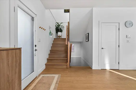 2 252 East 19th Street, North Vancouver For Sale - image 2